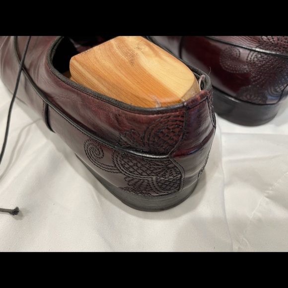 Prada Men’s Burgundy w/black special ed detail - Picture 9 of 9